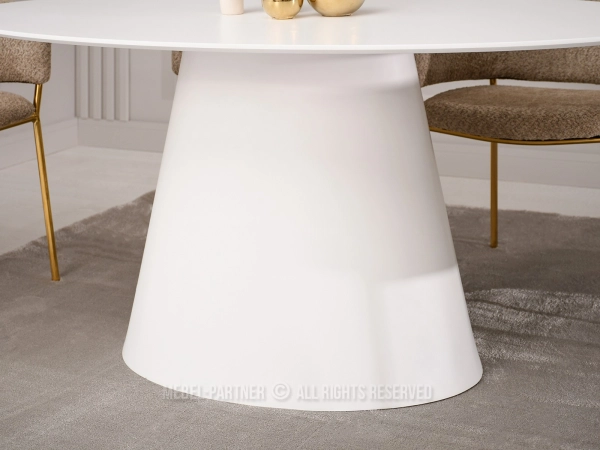 Elegancki biały stół, który warto wybrać do swojej jadalni